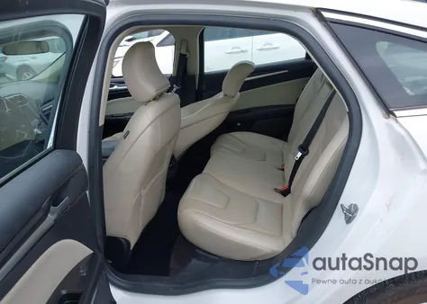 2017 Ford Fusion Hybrid Titanium из США, поврежденный, VIN 3FA6P0RU1HR233107